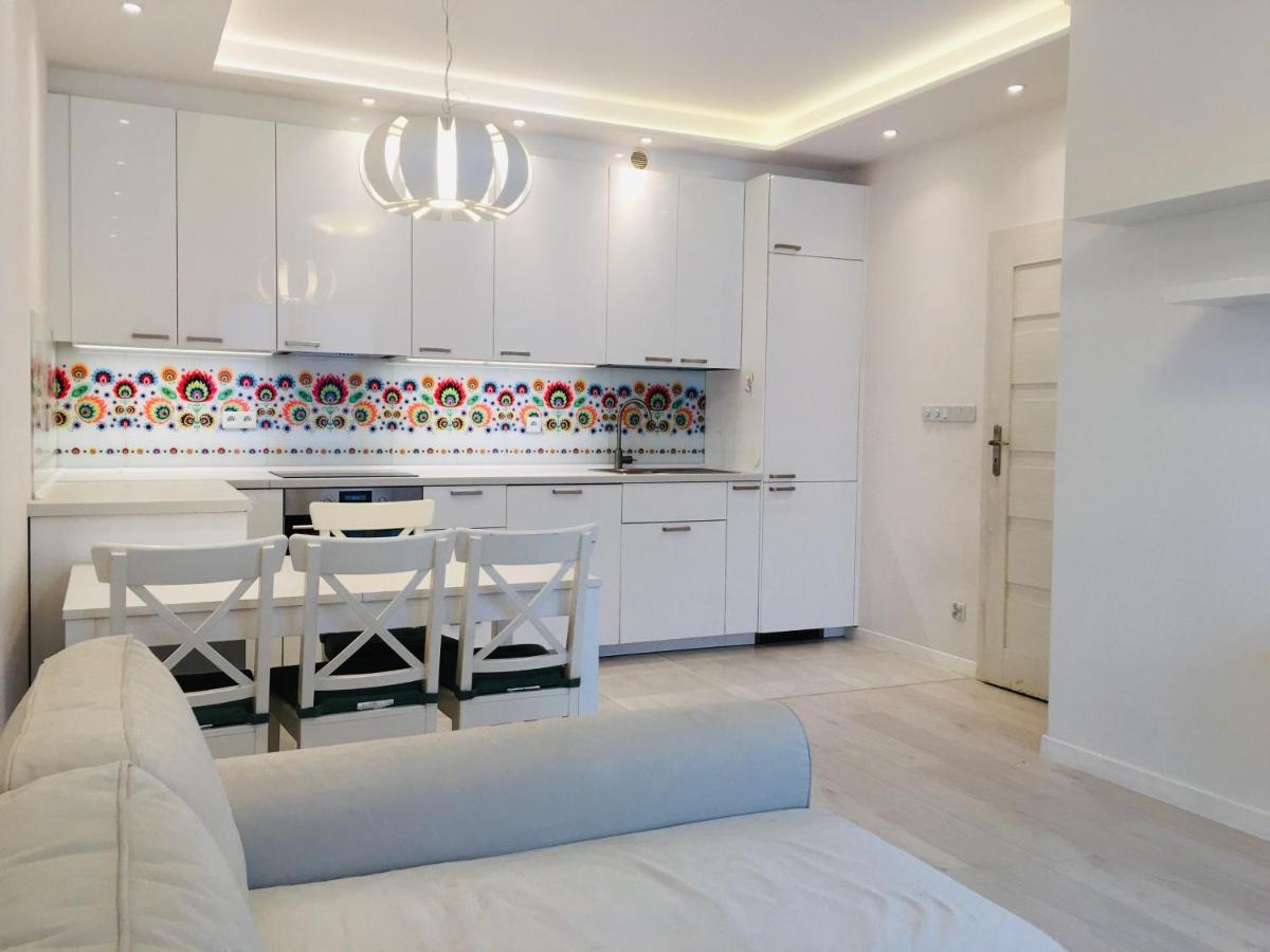 3 Rooms Aircon Apartment With Free Parking, Balcony Walking Distance Old Town Kraków Eksteriør billede